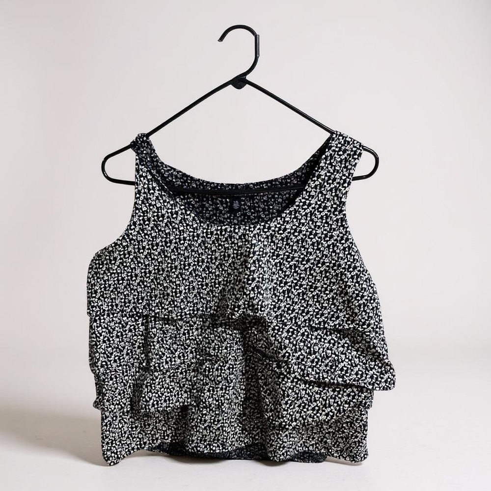 Tommy Hilfiger black and white floral tiered‎ tank L
